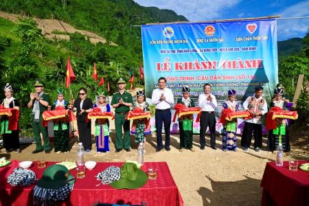 Bàn giao cầu dân sinh cho nhân dân khu vực biên giới tỉnh Nghệ An