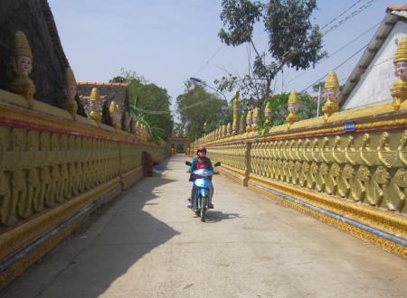 Khởi sắc vùng đồng bào dân tộc Khmer