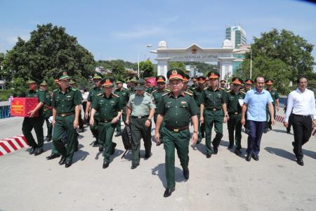 Thượng tướng Hoàng Xuân Chiến kiểm tra công tác chuẩn bị Giao lưu hữu nghị Quốc phòng biên giới Việt Nam-Trung Quốc