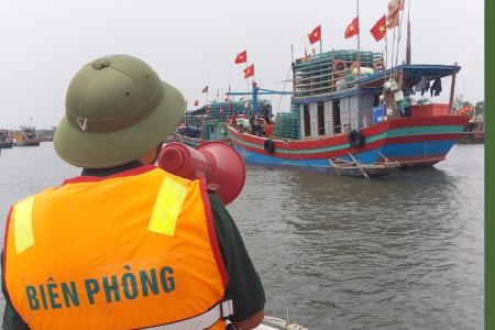 BĐBP Thanh Hóa khẩn trương kêu gọi tàu thuyền tránh trú bão số 1