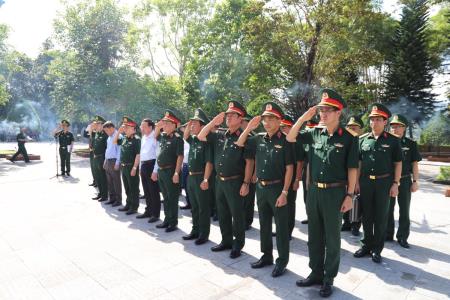 Đoàn công tác Quân ủy Trung ương - Bộ Quốc phòng tổ chức các hoạt động tri ân tại Quảng Ninh