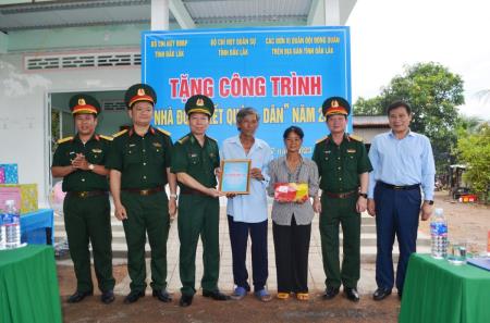 Đắk Lắk: Khánh thành, bàn giao “Nhà đoàn kết quân dân” cho hộ nghèo trên khu vực biên giới