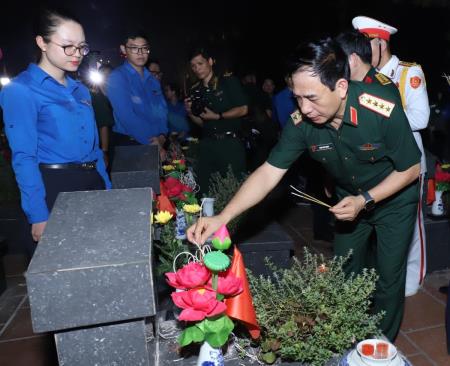 Tri ân các Anh hùng, liệt sĩ, người có công với cách mạng bằng tất cả tấm lòng