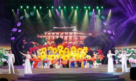 "Tỏa sáng" chương trình nghệ thuật tôn vinh thành phố mang tên Bác