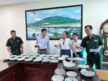 BĐBP Quảng Ngãi bàn giao cổ vật do tàu cá khai thác trái phép
