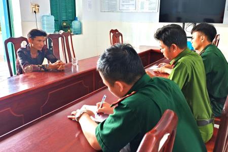 Khởi tố đối tượng tàng trữ trái phép chất ma túy