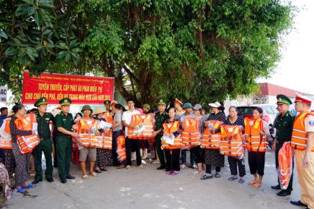 Tuyên truyền đảm bảo an toàn giao thông đường thủy