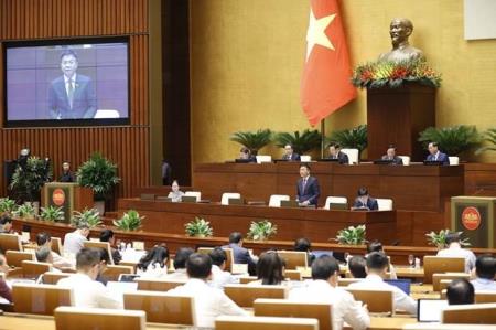 Họp Ủy ban Thường vụ Quốc hội: Hai Bộ trưởng trả lời chất vấn