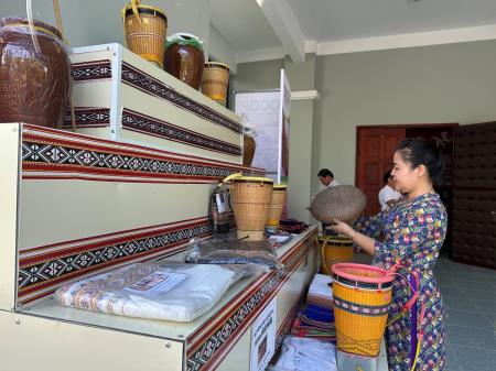 Để văn hóa truyền thống sống mãi với đồng bào dân tộc thiểu số