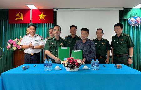 Đẩy mạnh công tác phối hợp đảm bảo an ninh biên giới biển và cửa khẩu cảng thành phố Hồ Chí Minh