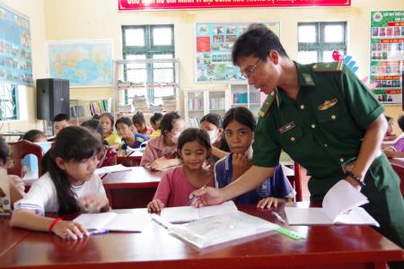 Lớp học chữ Khmer ở Đồn Biên phòng Lai Hòa