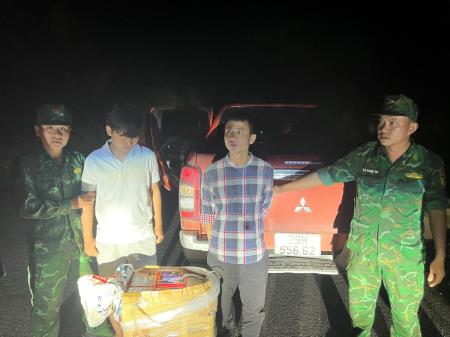 Vận chuyển thuê 42 kg pháo hoa với giá 50 nghìn đồng
