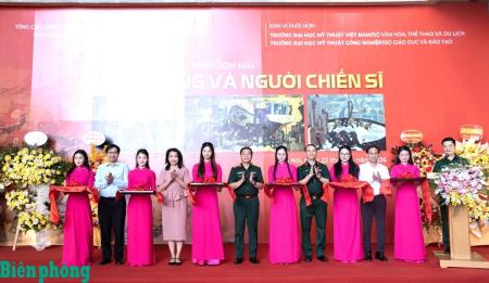Lan tỏa giá trị truyền thống qua triển lãm tranh sơn mài Quê hương và người chiến sĩ