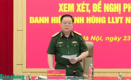 Hội đồng Thi đua-Khen thưởng Bộ Quốc phòng xem xét, đề nghị phong tặng, truy tặng nhiều danh hiệu cao quý