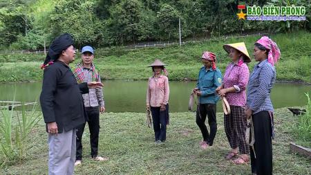 Giữ vững khối đại đoàn kết từ những người có uy tin ở bản, làng biên giới