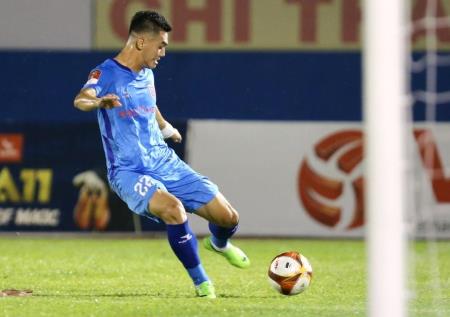 Huấn luyện viên Troussier sẽ triệu tập ai lên đội tuyển quốc gia?