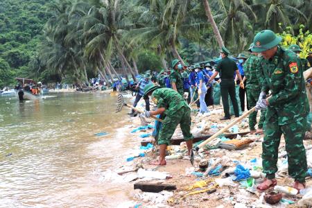 Các đơn vị BĐBP hưởng ứng Ngày Môi trường thế giới, Tuần lễ Biển và Hải đảo Việt Nam