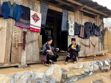 Trải nghiệm văn hóa bản địa cùng người dân địa phương