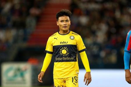 Quang Hải chia tay Pau FC, trở về V.League