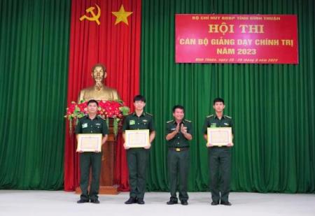 Cuộc sát hạch toàn diện góp phần nâng cao chất lượng công tác giáo dục chính trị