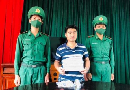 Bắt quả tang đối tượng tàng trữ trái phép chất ma túy
