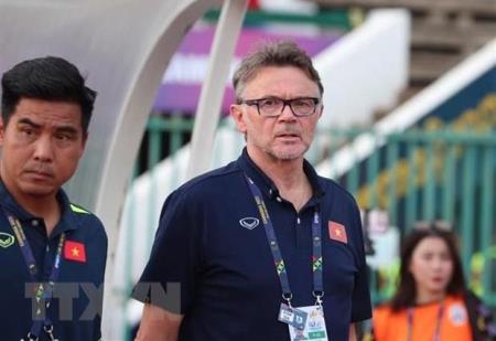 Huấn luyện viên Philippe Troussier không mất niềm tin vào các học trò