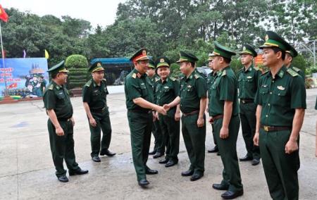 Kiểm tra công tác sẵn sàng chiến đấu tại BĐBP Quảng Ninh