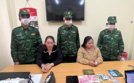 Mẹ cùng con gái mang gần 100 triệu đồng đi mua 1 bánh heroin
