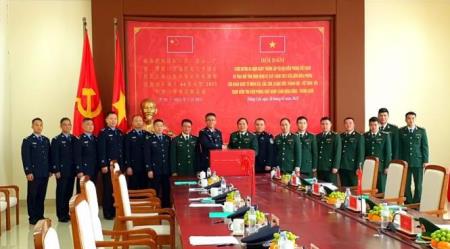 Các đồn Biên phòng thuộc BĐBP Quảng Ninh hội đàm với Trạm Kiểm tra Biên phòng xuất, nhập cảnh Đông Hưng