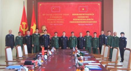Đồn Biên phòng cửa khẩu cảng Vạn Gia hội đàm với Trạm kiểm tra Biên phòng xuất, nhập cảnh Phòng Thành Cảng
