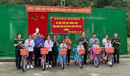 Sát cánh cùng nhân dân dựng xây biên cương giàu mạnh