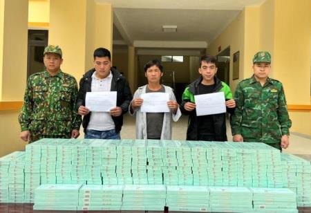 Bắt giữ 3 đối tượng về hành vi vận chuyển thuốc lá ngoại