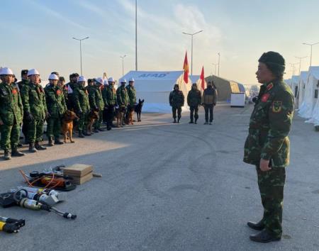 Đại tướng Phan Văn Giang gửi thư biểu dương sĩ quan, quân nhân chuyên nghiệp tham gia hỗ trợ cứu nạn, cứu hộ tại Thổ Nhĩ Kỳ
