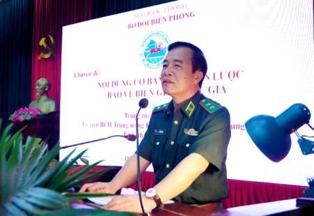 Đoàn cán bộ, giảng viên, học viên Lớp bồi dưỡng kiến thức quốc phòng, an ninh đối tượng 1, khóa 90 Học viện Quốc phòng tham quan, nghiên cứu, học tập tại Trường Trung cấp 24 Biên phòng