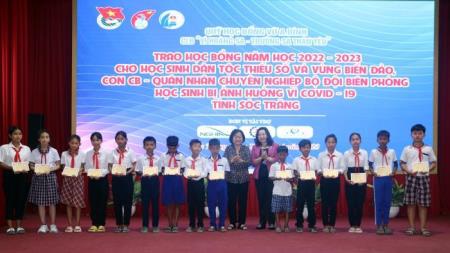 Sóc Trăng: Trao 113 suất học bổng Vừ A Dính cho học sinh dân tộc thiểu số, vùng biển, đảo và con cán bộ BĐBP