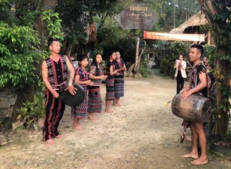 Chàng trai Tà Ôi và giấc mơ du lịch