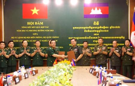 Tăng cường phối hợp quản lý, bảo vệ biên giới Việt Nam - Campuchia
