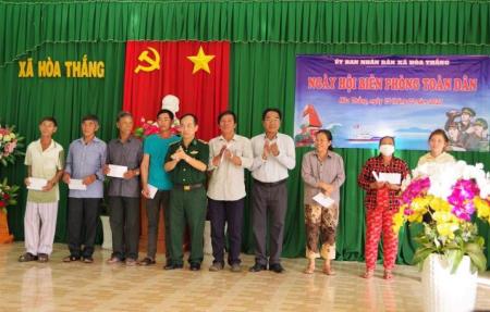 “Ngày hội Biên phòng toàn dân” ở biên giới biển Hòa Thắng