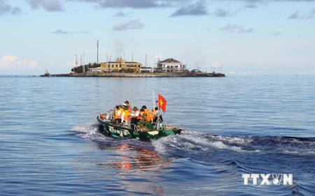 Gia tăng “đối trọng” gìn giữ ổn định Biển Đông