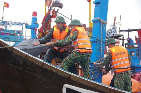 Các tỉnh Trung Bộ khẩn trương khắc phục hậu quả mưa, lũ