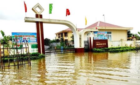 Quảng Bình: Mưa lũ khiến hơn 62.000 học sinh chưa thể đến trường