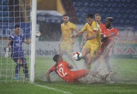 Hà Nội FC gia tăng áp lực với Sài Gòn FC và Viettel trong cuộc đua vô địch