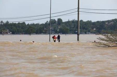 "Cuồng phong" bão số 9 có thể gây sóng cao 7m, mưa lớn tới 500mm