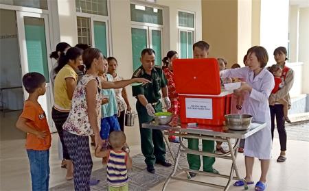Ấm lòng “Bát cháo nghĩa tình” của người lính Biên phòng