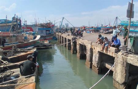 BĐBP Đà Nẵng triển khai lực lượng ứng phó với bão số 13