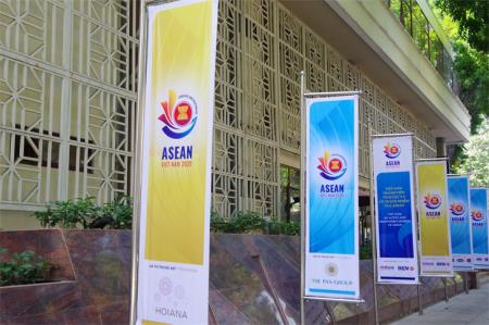 ASEAN vững bước trước thách thức khôi phục tăng trưởng