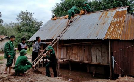 5 người bị thương do bão số 13, nhiều địa phương có nguy cơ sạt lở đất