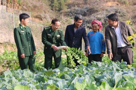 BĐBP phối hợp, vận động đồng bào dân tộc thiểu số khu vực biên giới tham gia bảo vệ chủ quyền lãnh thổ, an ninh biên giới quốc gia