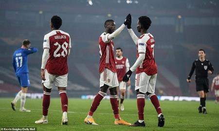 Bukayo Saka lập kỷ lục, Harry Kane cán mốc 200 bàn