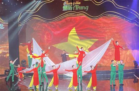Nghệ sĩ chung tay vì miền Trung thân yêu